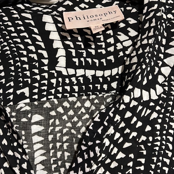 PHILOSOPHY black and white rayon blouse - Picture 2 of 3